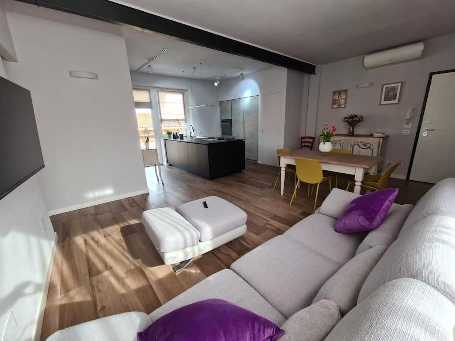 Cuore Di Alba Charming Apartment المظهر الخارجي الصورة